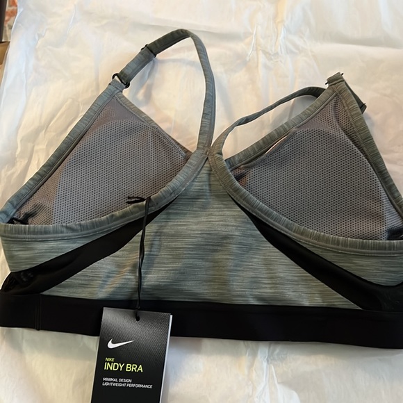 Nike Indy Bra - Picture 8 of 13